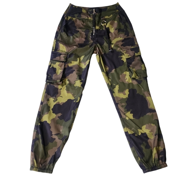 wild fable Pants - Wild Fable Camo Cargo Hi Rise Pants Sz 0